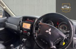 
										Mitsubishi Shogun 3.2 DI-DC SG3 Auto 4WD Euro 5 5dr LWB full									