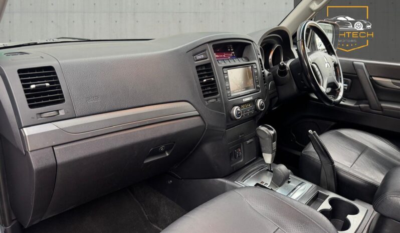 
								MITSUBISHI SHOGUN 3.2 DI-DC [197] Elegance 5dr Auto full									