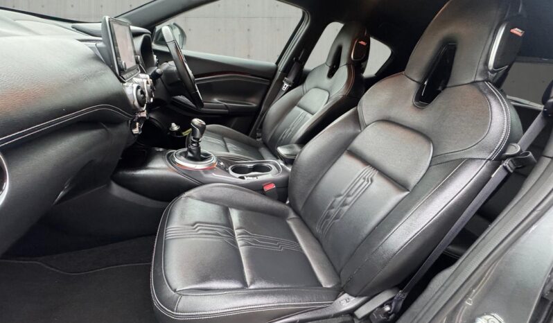 
								Nissan Juke 1.0 DIG-T Tekna Euro 6 (s/s) 5dr full									