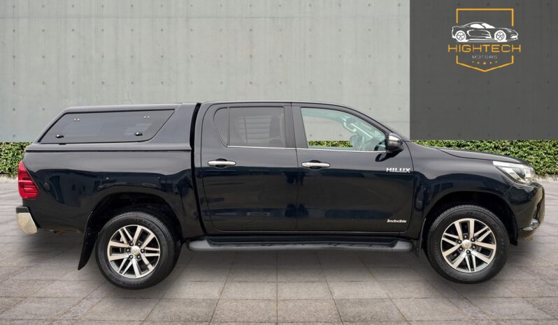 
								Toyota Hilux 2.4 D-4D Invincible 4WD Euro 6 (s/s) 4dr (TSS, 3.5t) full									