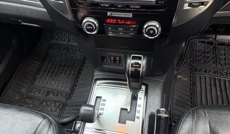 
								Mitsubishi Shogun 3.2 DI-DC SG3 Auto 4WD Euro 5 5dr LWB full									