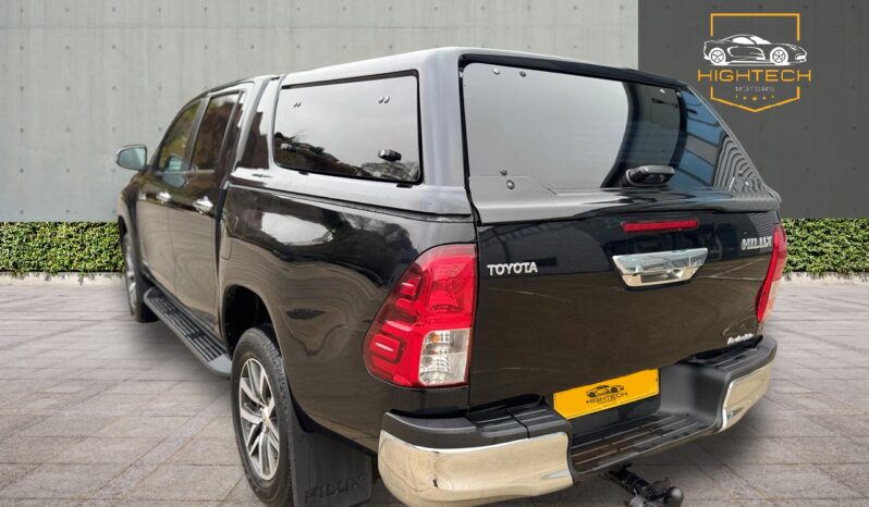 
								Toyota Hilux 2.4 D-4D Invincible 4WD Euro 6 (s/s) 4dr (TSS, 3.5t) full									