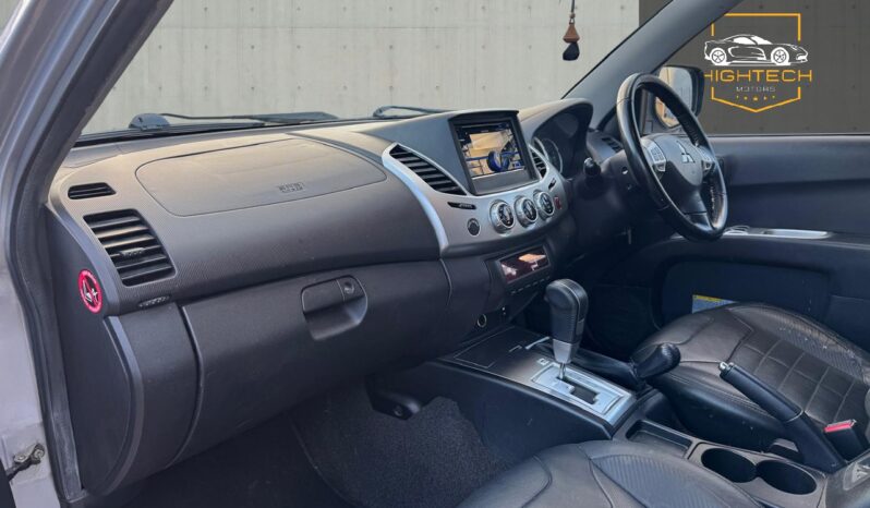 
								Mitsubishi L200 2.5 DI-D Barbarian Auto 4WD Euro 5 4dr (LB) full									