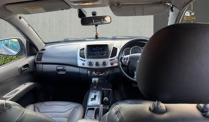 
								Mitsubishi L200 2.5 DI-D Barbarian Auto 4WD Euro 5 4dr (LB) full									