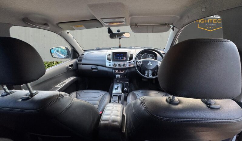 
								Mitsubishi L200 2.5 DI-D Barbarian Auto 4WD Euro 5 4dr (LB) full									