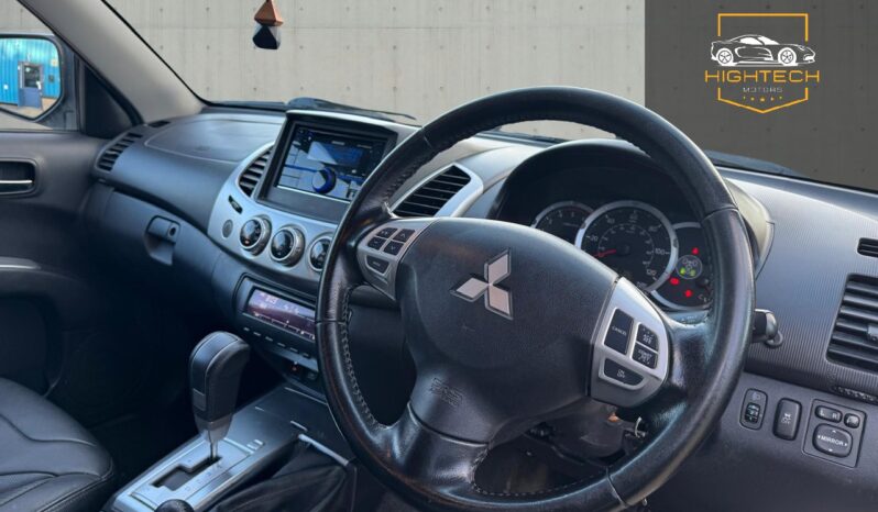 
								Mitsubishi L200 2.5 DI-D Barbarian Auto 4WD Euro 5 4dr (LB) full									