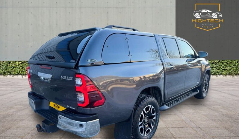 
								Toyota Hilux 2.8 D-4D Invincible Auto 4WD Euro 6 (s/s) 4dr full									