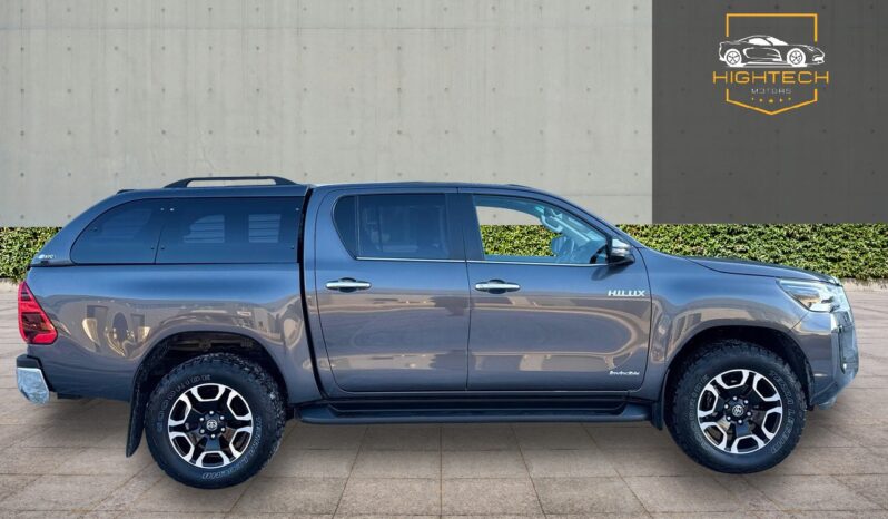 
								Toyota Hilux 2.8 D-4D Invincible Auto 4WD Euro 6 (s/s) 4dr full									