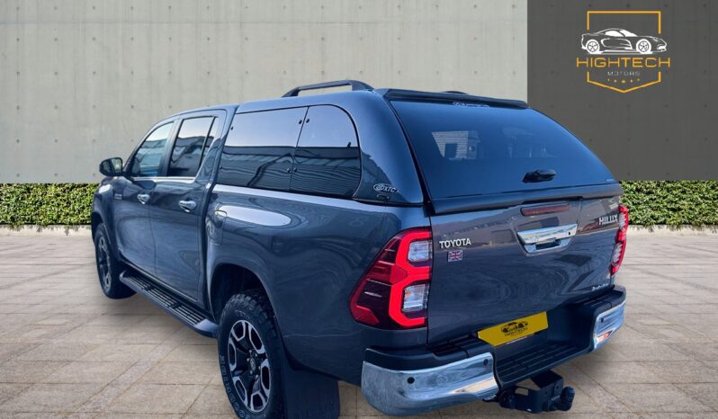 
								Toyota Hilux 2.8 D-4D Invincible Auto 4WD Euro 6 (s/s) 4dr full									