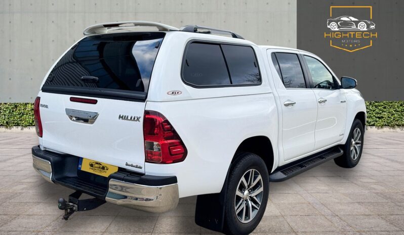 
								Toyota Hilux 2.4 D-4D Invincible 4WD Euro 6 (s/s) 4dr (TSS) full									