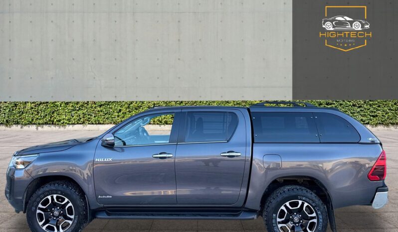 
								Toyota Hilux 2.8 D-4D Invincible Auto 4WD Euro 6 (s/s) 4dr full									