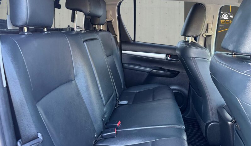 
								Toyota Hilux 2.4 D-4D Invincible X 4WD Euro 6 (s/s) 4dr (TSS, 3.5t) full									