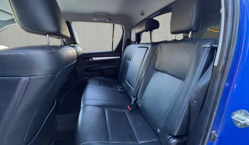 
								Toyota Hilux 2.4 D-4D Invincible X 4WD Euro 6 (s/s) 4dr (TSS, 3.5t) full									