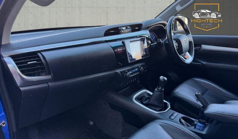 
								Toyota Hilux 2.4 D-4D Invincible X 4WD Euro 6 (s/s) 4dr (TSS, 3.5t) full									