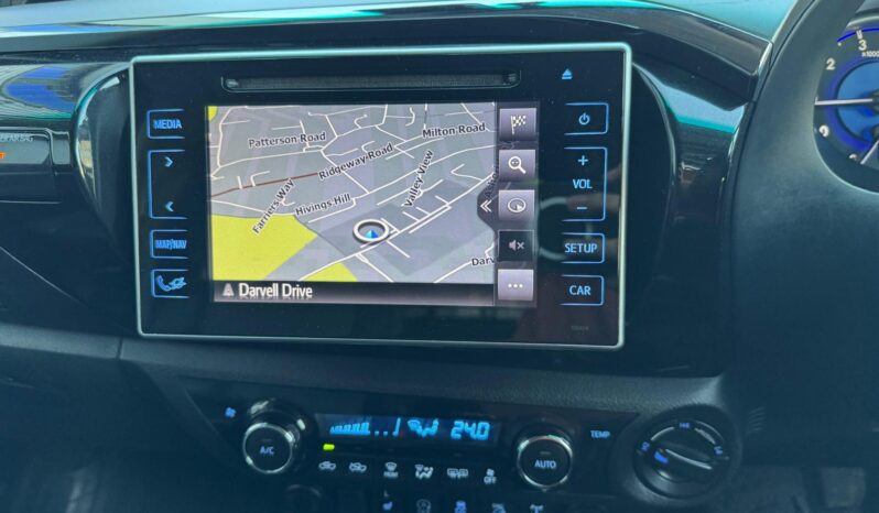 
								Toyota Hilux 2.4 D-4D Invincible X 4WD Euro 6 (s/s) 4dr (TSS, 3.5t) full									