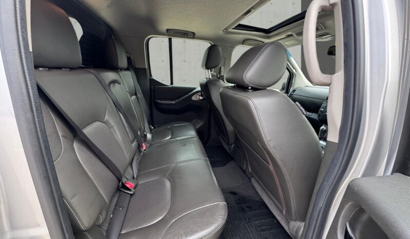 
								Nissan Navara 3.0 dCi V6 Outlaw Auto 4WD Euro 4 4dr full									