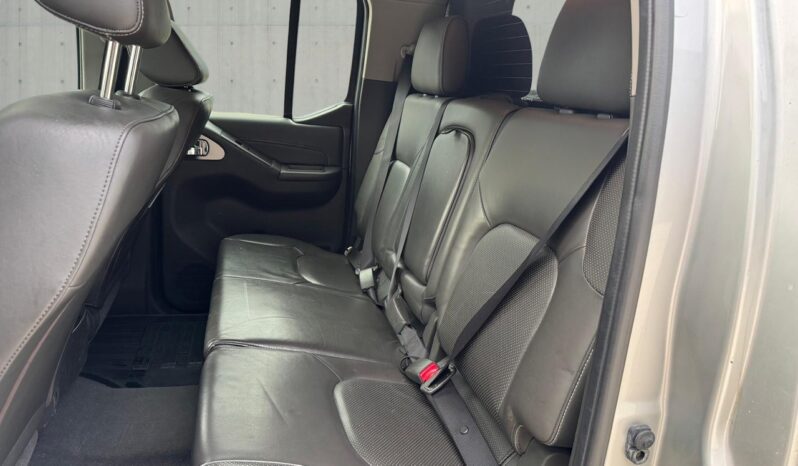 
								Nissan Navara 3.0 dCi V6 Outlaw Auto 4WD Euro 4 4dr full									