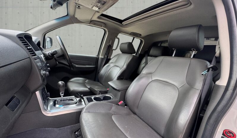 
								Nissan Navara 3.0 dCi V6 Outlaw Auto 4WD Euro 4 4dr full									