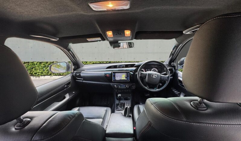 
								Toyota Hilux 2.4 D-4D Invincible X Auto 4WD Euro 6 4dr (TSS, 3.5t) full									