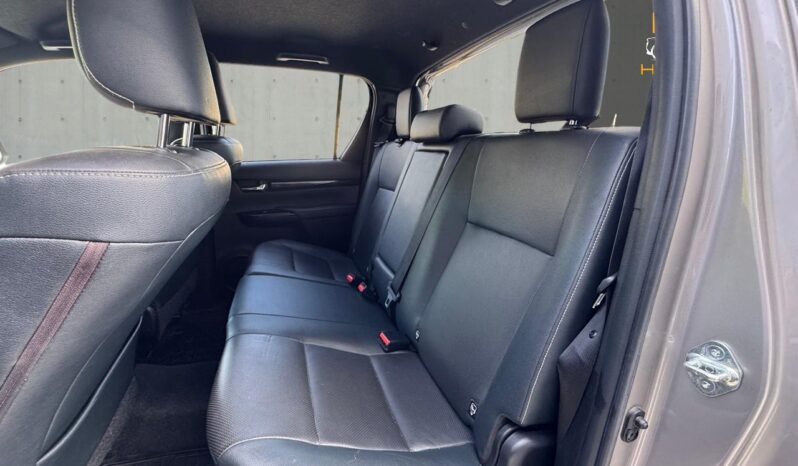 
								Toyota Hilux 2.4 D-4D Invincible X Auto 4WD Euro 6 4dr (TSS, 3.5t) full									