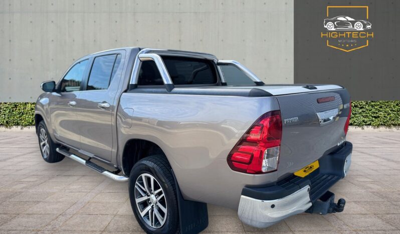 
								Toyota Hilux 2.4 D-4D Invincible X Auto 4WD Euro 6 4dr (TSS, 3.5t) full									
